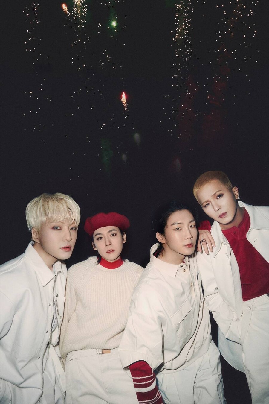 '데뷔 9주년' 위너 "팬들 덕분에 걱정 없이 앞으로…가족 되어줘서 고마워"