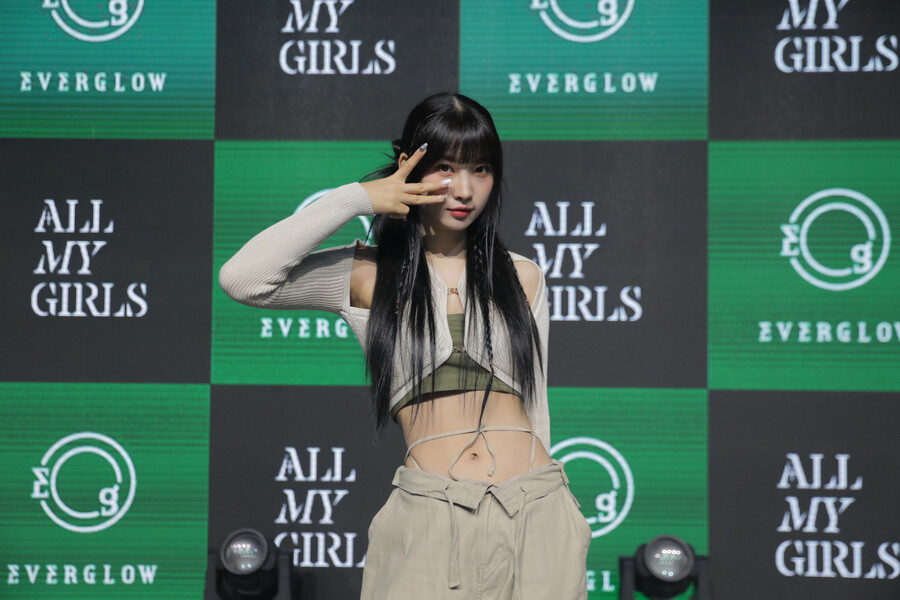에버글로우 시현 "공백기 동안 많은 걸그룹 나와…우리 강점은 웅장함과 카리스마"