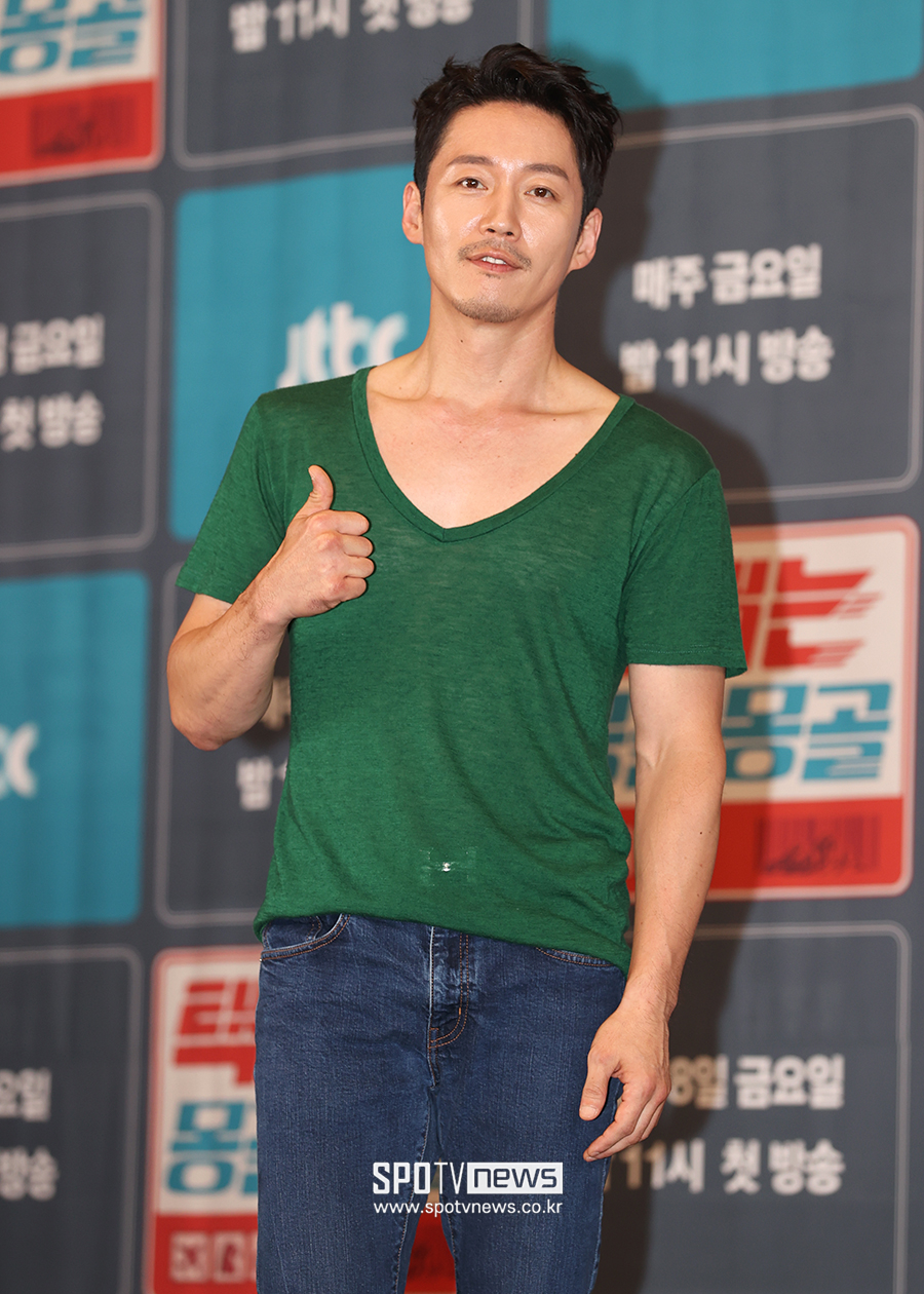 장혁 "논란의 제작발표회 의상, 진짜 내 옷…자연스러움 추구"('택배는 몽골몽골')