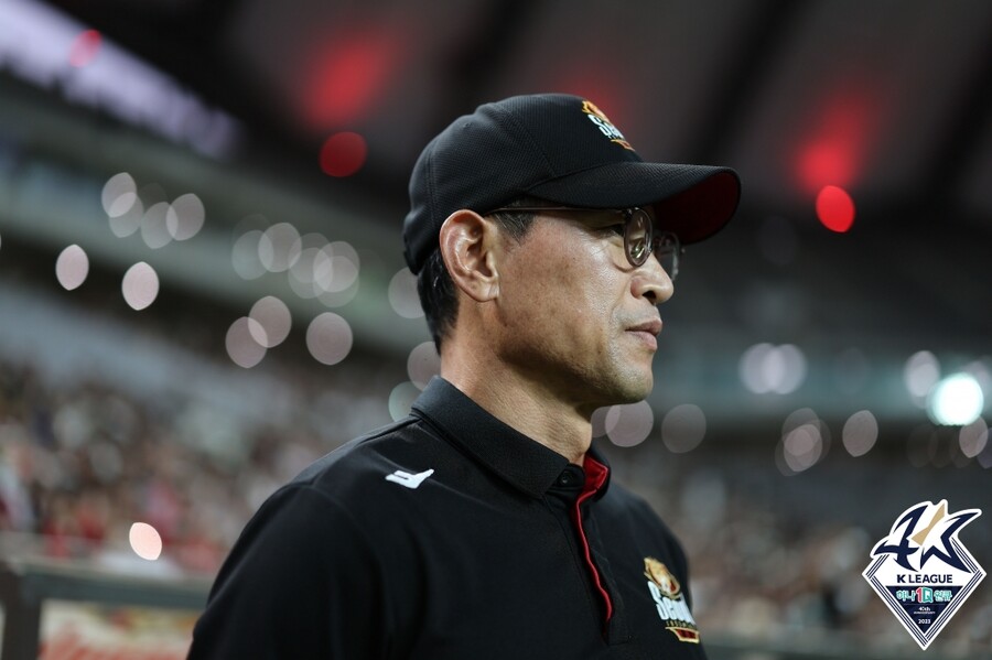 ▲ 2-2 무승부로 끝나자 안익수 감독 사퇴하라는 비판이 나왔다. ⓒ한국프로축구연맹