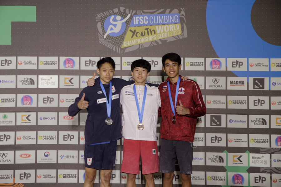 ▲ 2023 IFSC 서울 스포츠클라이밍 청소년 세계선수권대회 리드 남자 U18 부문에서 우승한 권기범(가운데) ⓒ대한산악연맹