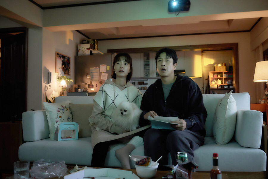 ▲ '잠' 스틸.  제공| 롯데 엔터테인먼트
