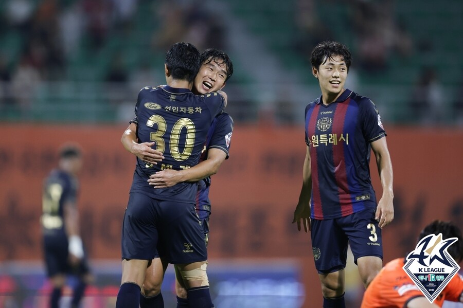 ▲ 지난 강원전에서 이승우와 윤빛가람의 연속 득점에 힘입어 승리한 수원FC. ⓒ한국프로축구연맹