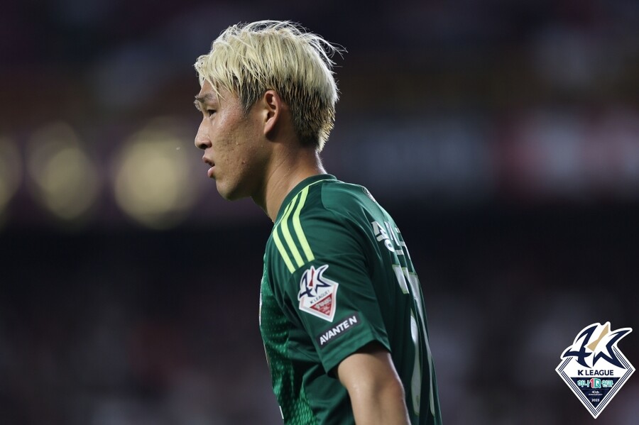 ▲ 전북 현대 송민규는 팀 성적과 항저우 아시안게임 금메달을 애가 타게 원한다. ⓒ한국프로축구연맹