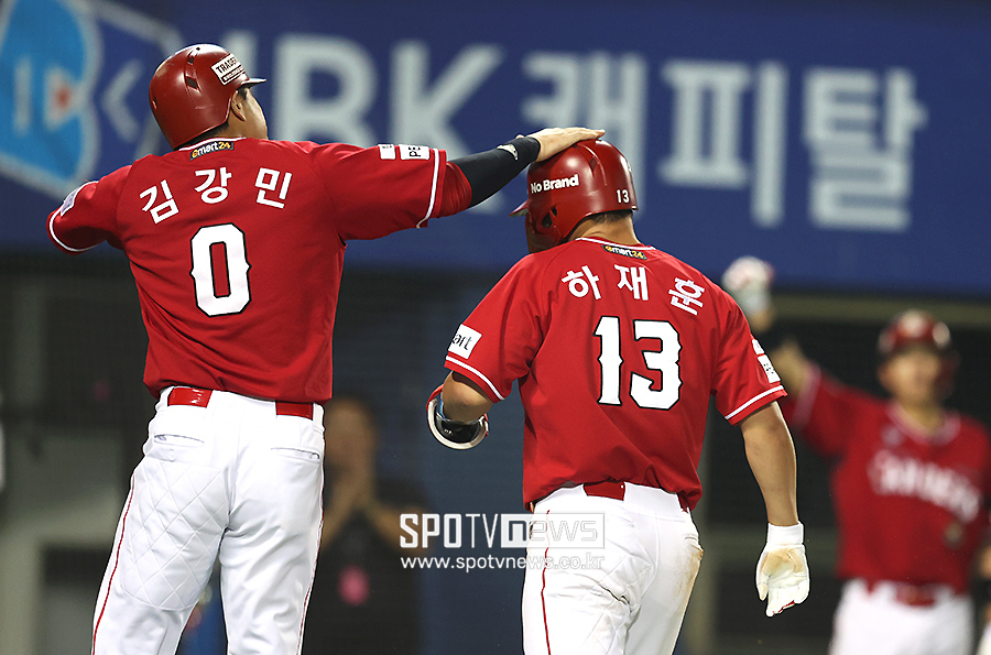 '하재훈 인사이드 더 파크 홈런+전의산 역전포 미쳤다' SSG 8회 대역전 드라마…두산 4연승 마감[잠실 게임노트]