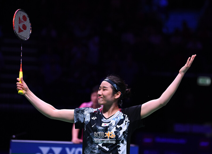 ▲ 2023 BWF 세계배드민턴선수권대회에서 승리한 뒤 기뻐하는 안세영 ⓒ연합뉴스/EPA