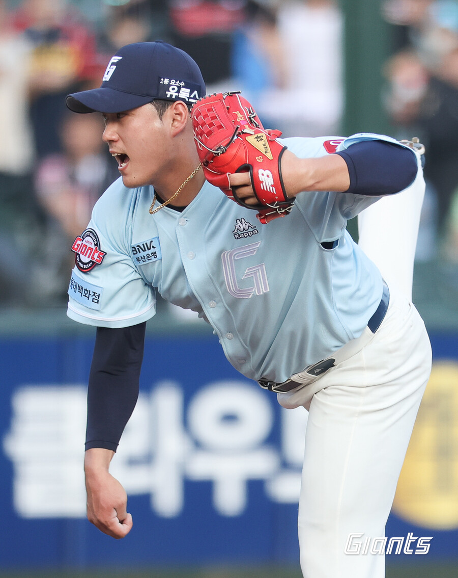 ▲ 나균안은 4월 MVP 모드를 떠올리게 하는 완벽한 투구를 보여줬다. ⓒ롯데 자이언츠
