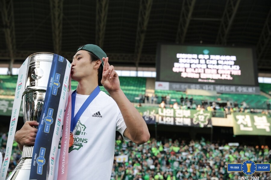 ▲ FA컵 우승팀에는 아시아 축구연맹 챔피언스리그(ACL) 본선 직행권이 주어진다. 그러나 대회 개편으로 FA컵에 직행권을 주는 것이 맞는가에 대한 회의론도 있다. ⓒ대한축구협회