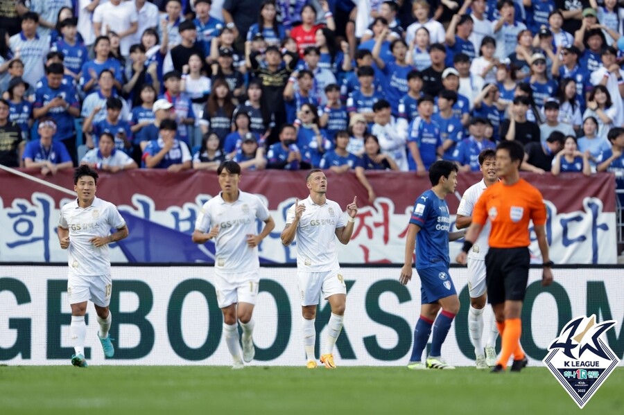 서울 수원에 1-0 승리…슈퍼매치 3전 전승+김진규 대행 첫 승