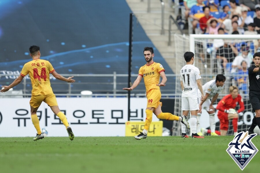 ▲ 베카가 환상적인 쐐기골을 넣고 포효하고 있다 ⓒ한국프로축구연맹
