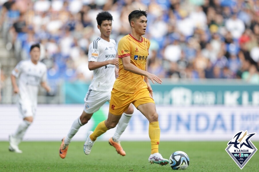 ▲ 볼을 몰고 질주하는 이순민 ⓒ한국프로축구연맹