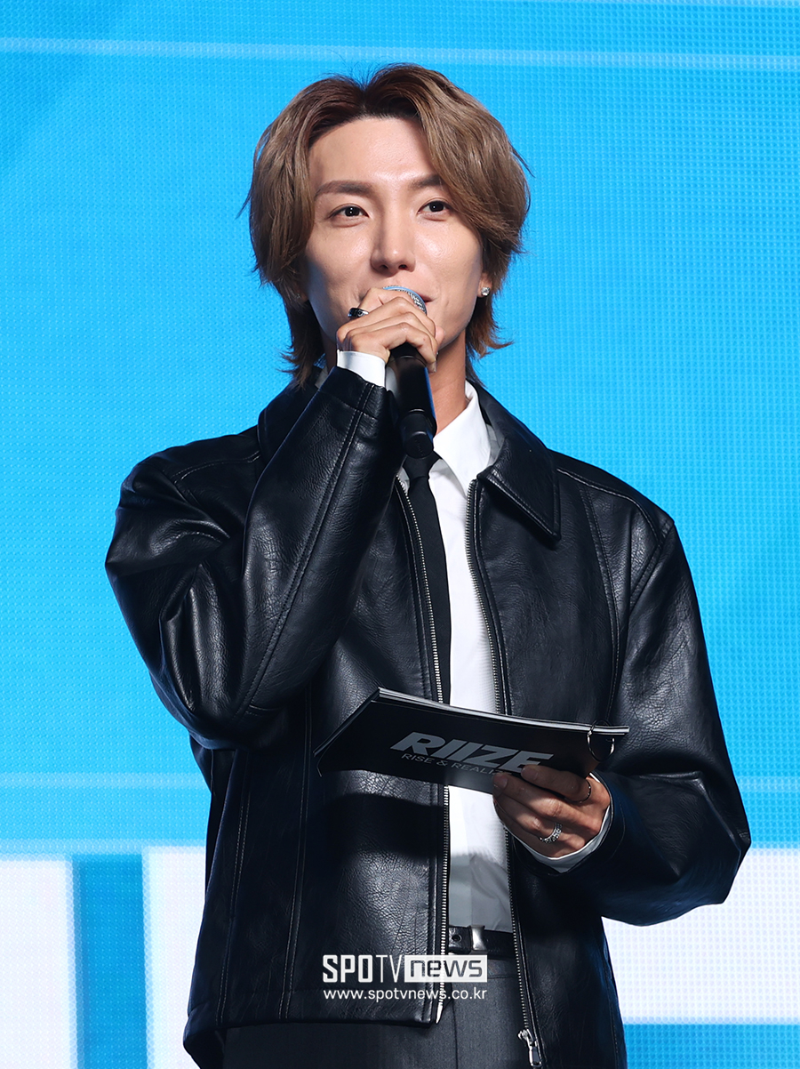 [포토S] 사회 보는 이특