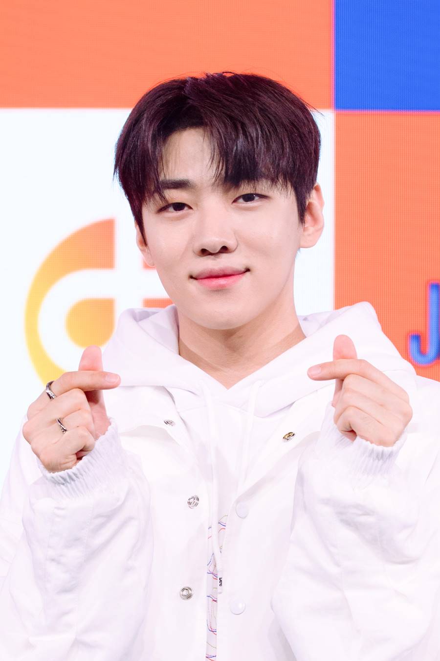 "떨리고 부담…'최고의 공장장' 될 것" 재찬, DKZ  첫 솔로 출격[종합]