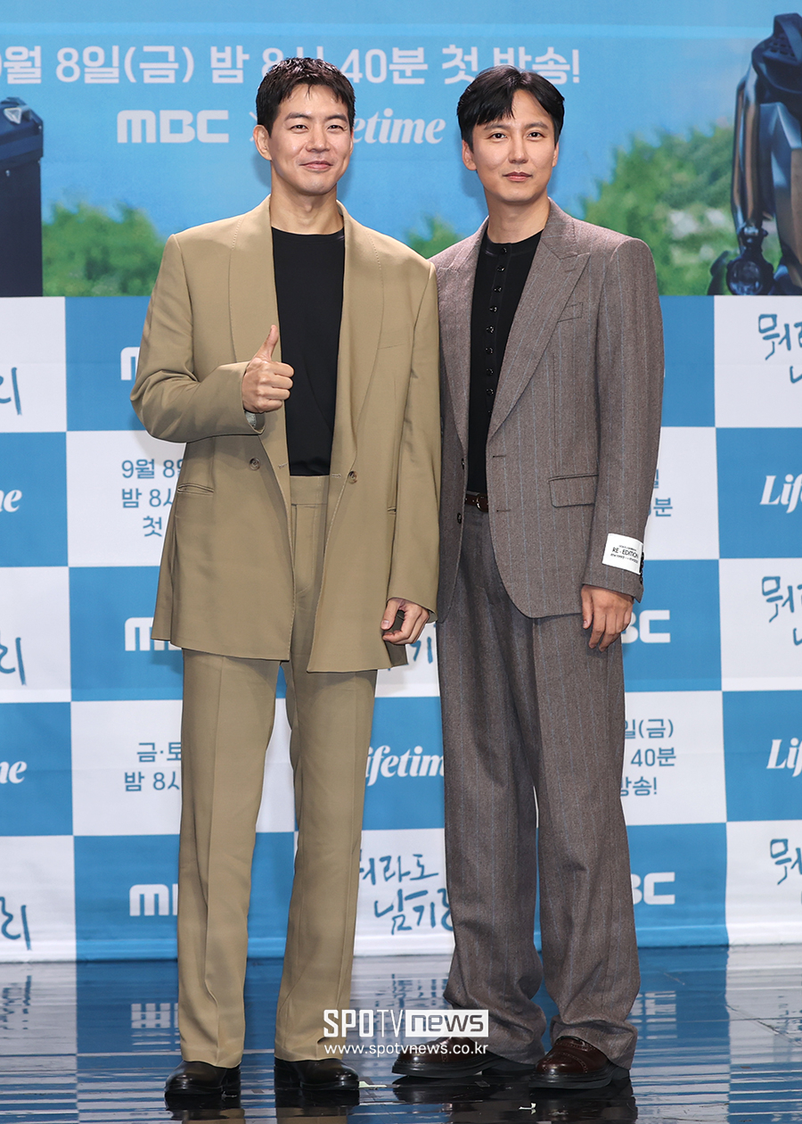 [포토S] 이상윤-김남길, '뭐라도 남기리'