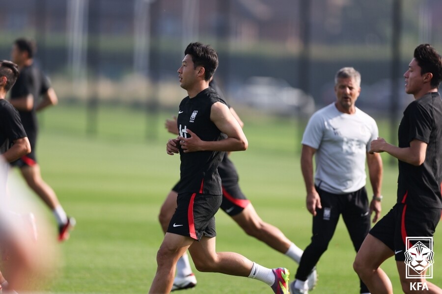 ▲ 축구대표팀이 전세기로 뉴캐슬에 입성했다.  ⓒ대한축구협회