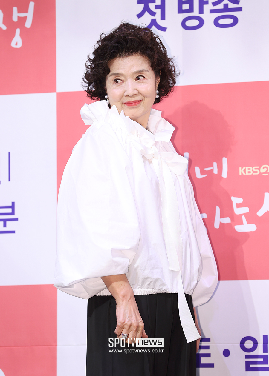 [포토S] 윤미라, 멋스러운 패션