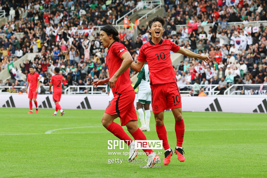 ▲ 득점에 기뻐하는 조규성과 이재성. 한국은 13일(한국시간) 사우디아라비아를 1-0으로 꺾었다.