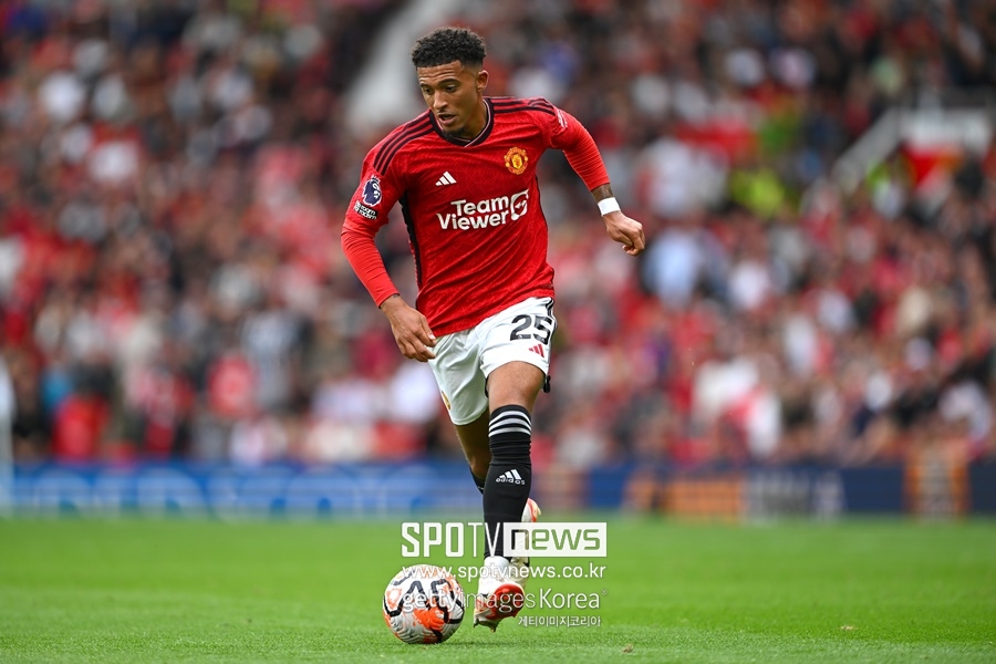 ▲ 경기에 뛰지 못했던 제이든 산초.