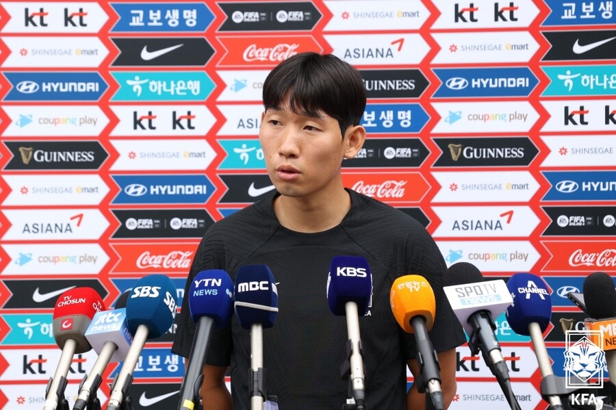 ▲ 14일 파주트레이닝센터에서 홍현석이 취재진의 질문에 답하고 있다. ⓒ대한축구협회