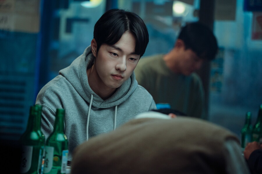 청룡 신인상 김동휘, '거래' 납치극의 시작 알리는 강렬 눈빛