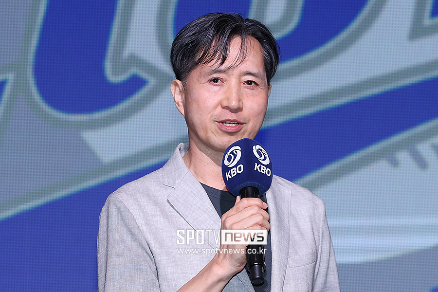 [포토S] 지명 이유 밝히는 삼성 홍준학 단장