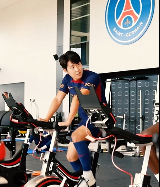 ▲ 훈련하는 이강인  ⓒPSG