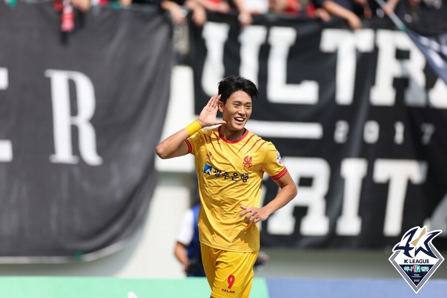 [현장 REVIEW] '서울까지 잡았다' 이정효 포효...광주, 상암에서 첫 승! 허율 결승골로 1-0 승리! 10경기 무패+3위 유지