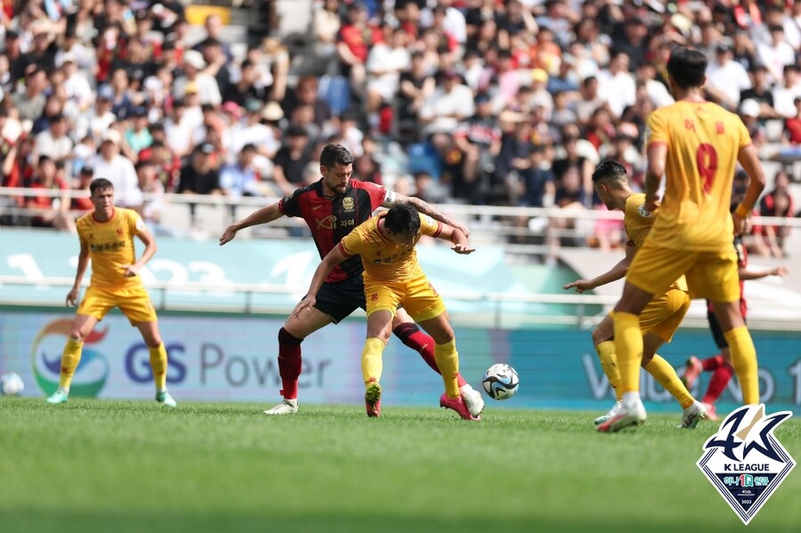 ▲ 17일 서울월드컵경기장에서 열린 FC서울과 광주FC의 하나원큐 K리그1 2023 30라운드는 광주의 1-0 승리로 끝났다 ⓒ 한국프로축구연맹