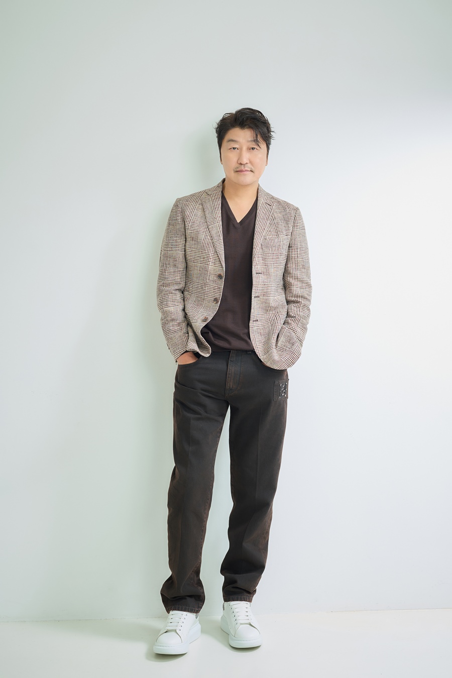 '거미집' 송강호 "김지운 감독, 또 사람을 어떻게 괴롭힐까…설레고 두려워"[인터뷰②]