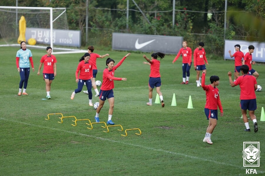 [아시안게임]한일전 아닌 남북 더비 가능성…여자 축구, 결승 가는 길 더 험하네