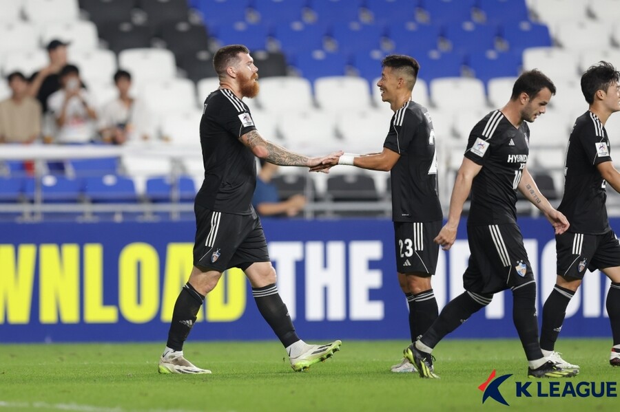 ▲ 울산 현대가 마틴 아담의 해트트릭으로 빠툼 유나이티드를 3-1로 이겼다. ⓒ한국프로축구연맹