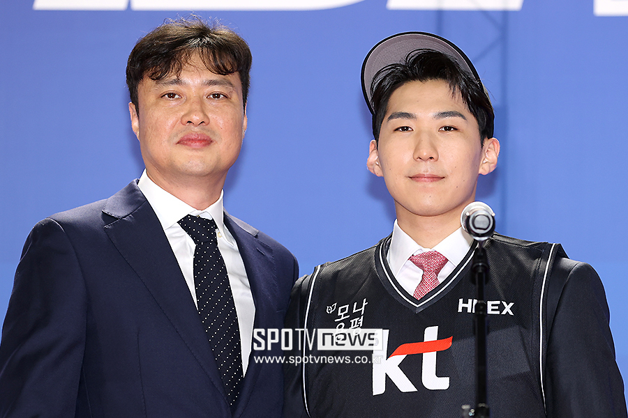 ▲ 수원 KT 송영진 감독 문정현 ⓒ곽혜미 기자