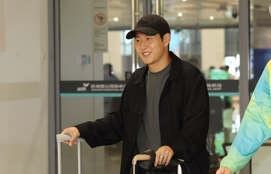 [아시안게임] "부상 정도는 비밀이에요"…한국 축구의 '보물' 이강인 항저우 입성→금메달 기대감 커진다