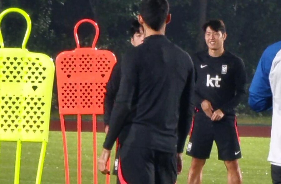 ▲ 밝은 얼굴로 훈련하는 이강인  ⓒ연합뉴스