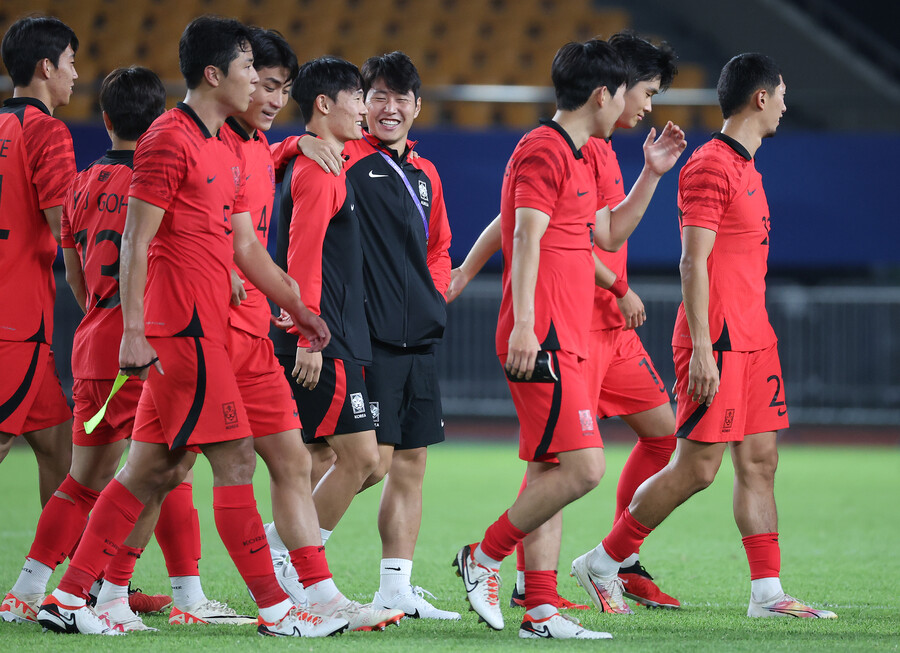 ▲ 한국은 이강인이 보는 앞에서 태국을 4-0으로 꺾고 조 1위와 16강 진출을 확정지었다.  ⓒ연합뉴스