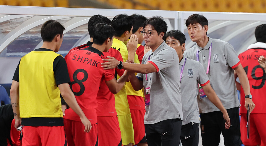 ▲ 한국은 이강인이 보는 앞에서 태국을 4-0으로 꺾고 조 1위와 16강 진출을 확정지었다.  ⓒ연합뉴스