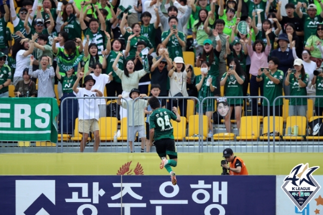 ▲ 전북 현대는 안현범의 결승골로 광주FC를 1-0으로 꺾었다. ⓒ한국프로축구연맹