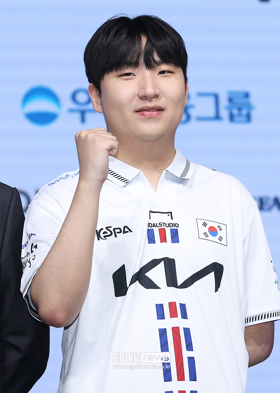 [항저우 NOW] FC온라인 국대 곽준혁, 중국 국대 잡고 8강 진출