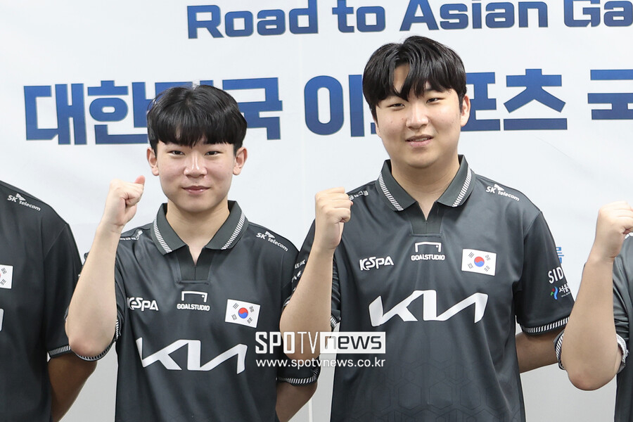 ▲ 피파온라인4 국가대표 박기영, 곽준혁 선수