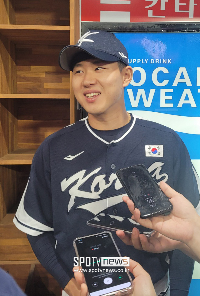 ▲ 인터뷰하고 있는 최원준 ⓒ윤욱재 기자