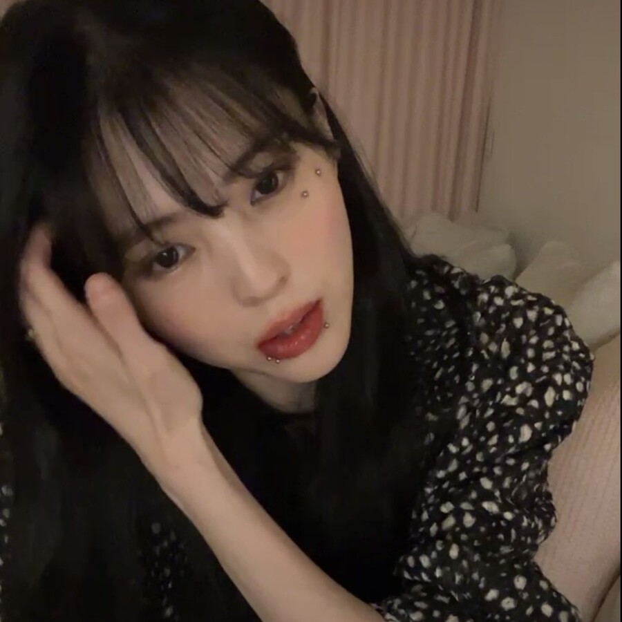 한소희, 입술→볼 피어싱 "부어서 말 어눌…연기할 땐 빼면 돼"