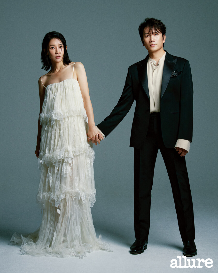 "말할 수 없을만큼 행복" 지성♥이보영, 결혼 10주년 화보 '꿀 뚝뚝'