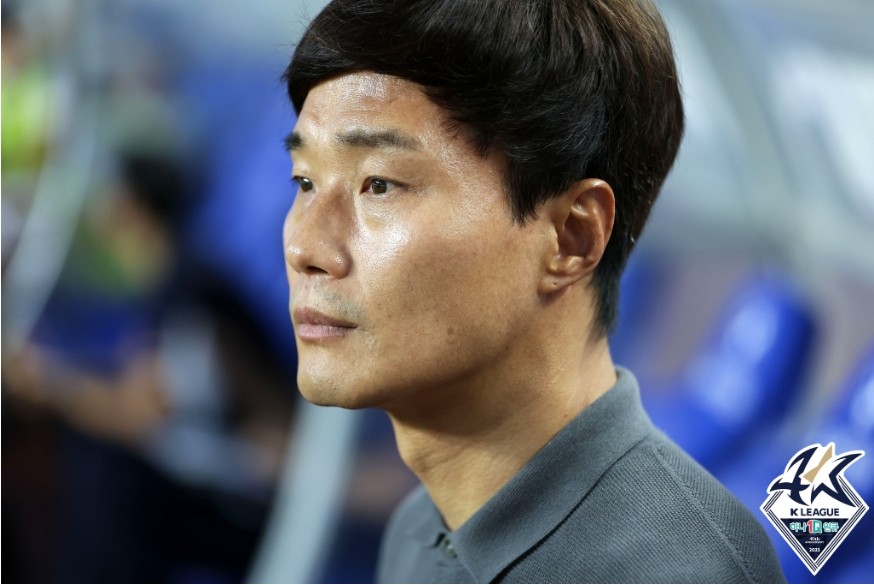[오피셜] '성적 부진 통감' 남기일 감독, 제주에 사임 의사 밝혔다...정조국 감독대행 체제