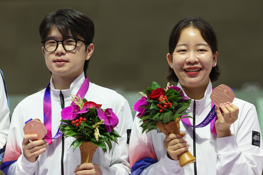 ▲ 사격 혼성 10m 공기소총 동메달 주인공 박하준, 이은서 ⓒ연합뉴스
