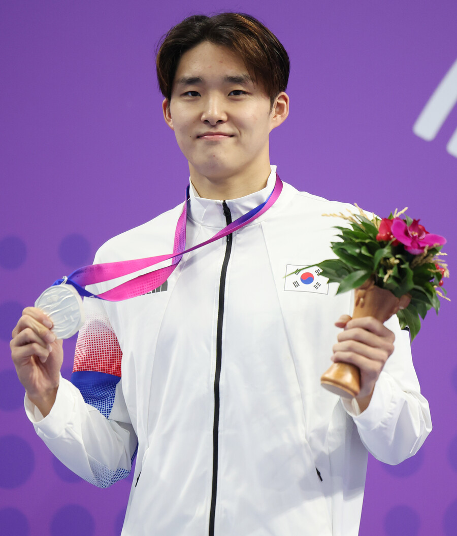 ▲ 김우민은 남자 자유형 1500m에서 은메달을 획득했다. ⓒ연합뉴스