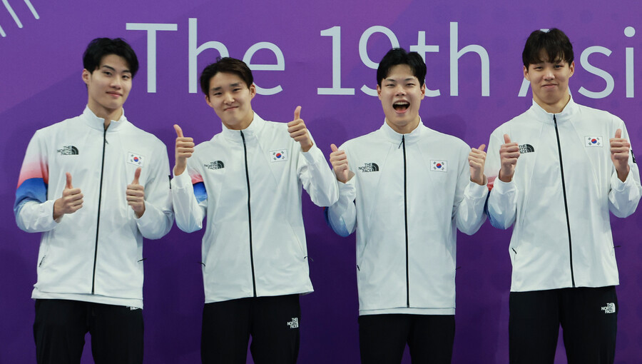 ▲ 남자 계영 800m 대표팀. 황선우-김우민-이호준-양재훈(왼쪽부터). ⓒ연합뉴스