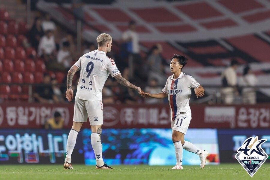 ▲ 라스 벨트비크는 9월 30일자로 수원FC와 계약 해지한다. ⓒ한국프로축구연맹