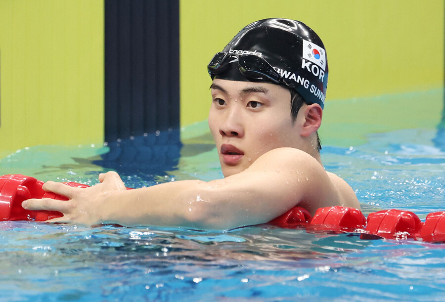 ▲ 2022 항저우 아시안게임 수영 남자 자유형 200m를 마친 황선우 ⓒ연합뉴스
