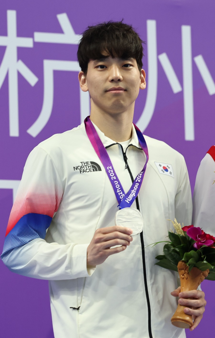 ▲ 이주호가 항저우 아시안게임 수영 남자 배영 200m에서 은메달을 획득했다  ⓒ연합뉴스