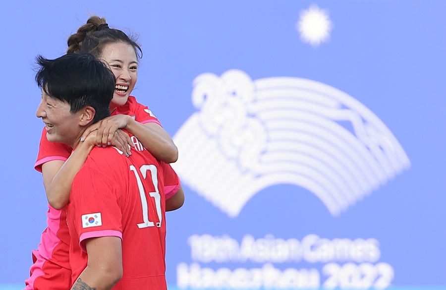 ▲ 30일 중국 원저우 스포츠센터 스타디움에서 열린 2022 항저우 아시안게임 여자축구 8강전 한국과 북한의 경기 ⓒ 연합뉴스